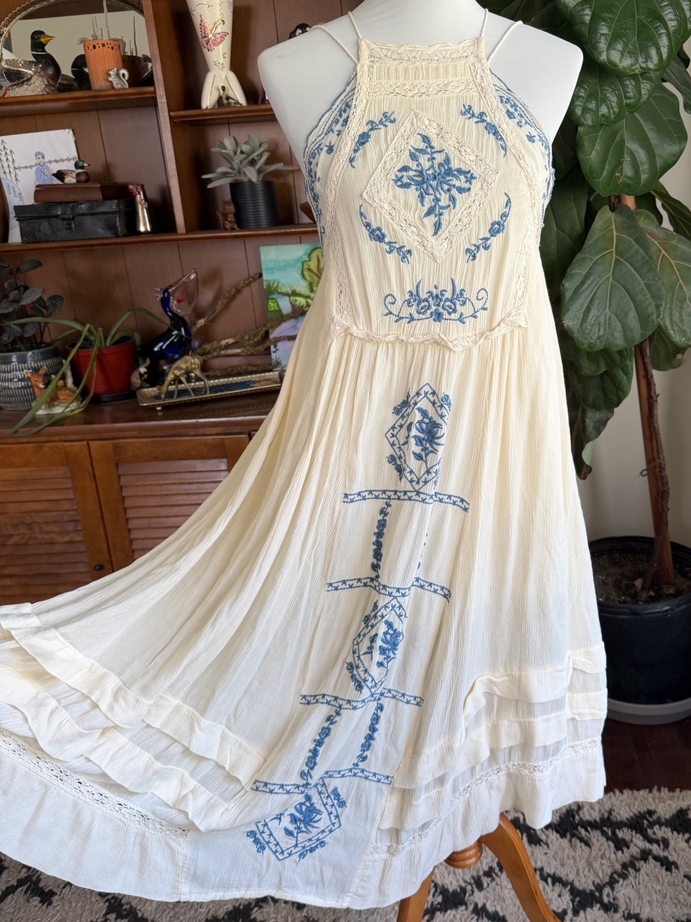 Free People Diamond in the Sky Cream Blue Embroidered Boho Sun Midi Dress XS - Picture 7 of 15